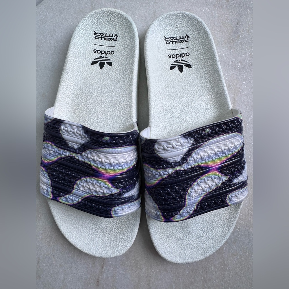 pabllo vittar x adilette slide 'pride'